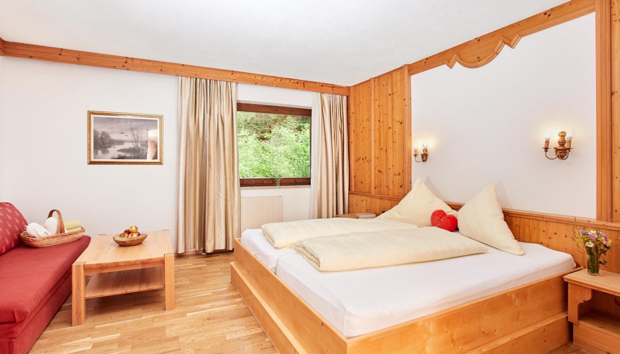 Hotel Hubertushof - Ihr Hotel Mit Herz Leutasch Ruang foto